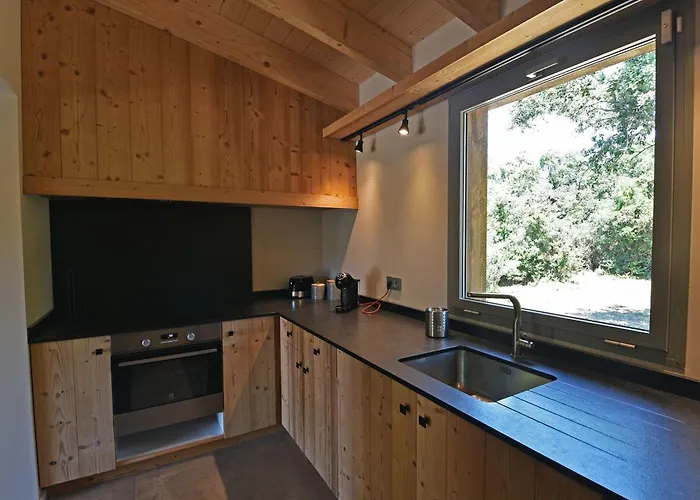 Vila Les Arbousiers Di Lecci