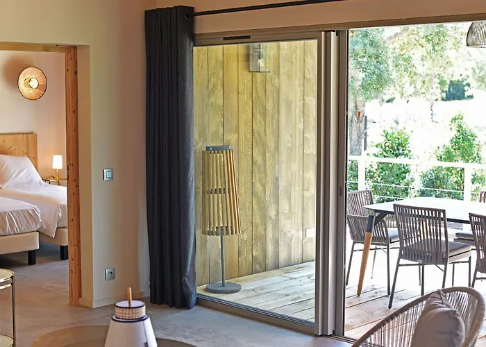 Les Arbousiers Di 르씨